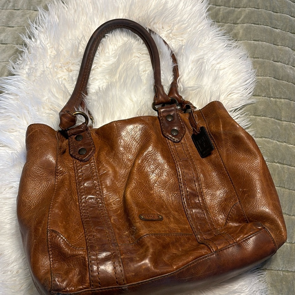 Frye satchel purse. Used for six months. Very nice condition